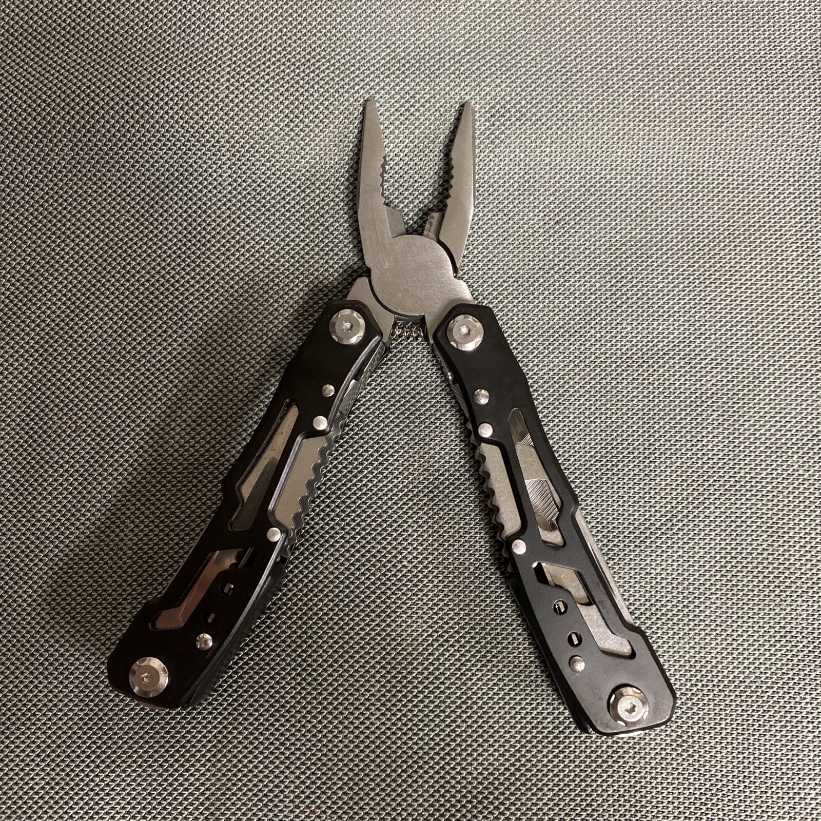 fangfo 14-in-1 Multitool-Everyday, Outdoor, Survival, Camping, Hunting & Hiking