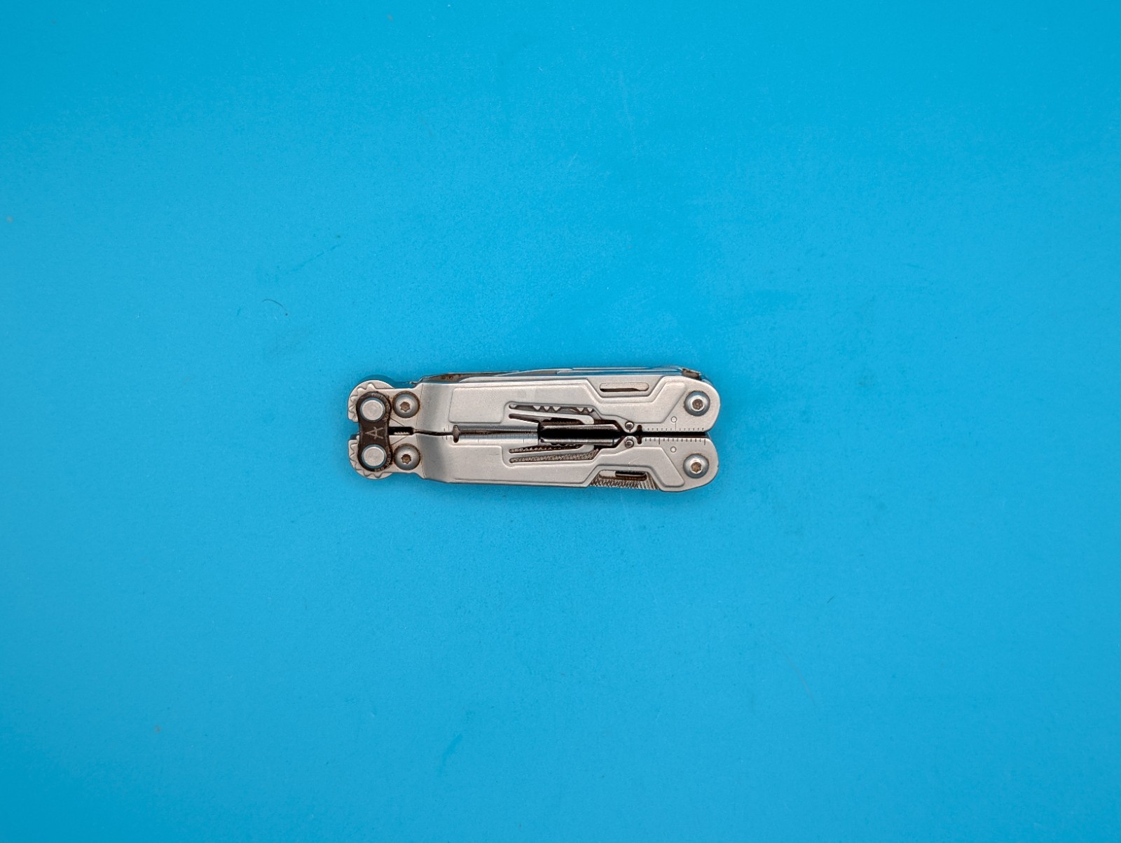 SOG PowerPint Tool Compact Lightweight Silver Multi-Tool!