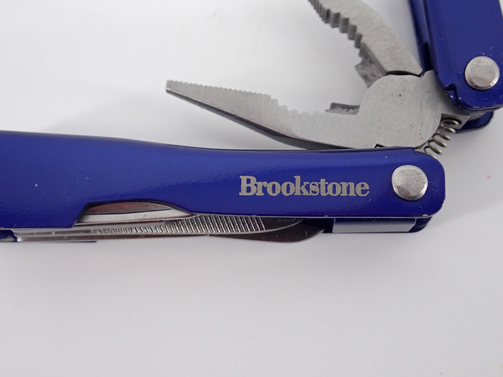 Brookstone Alltrade & Red Asst Set of 3 Pocket Knives Multi Function Tools Light