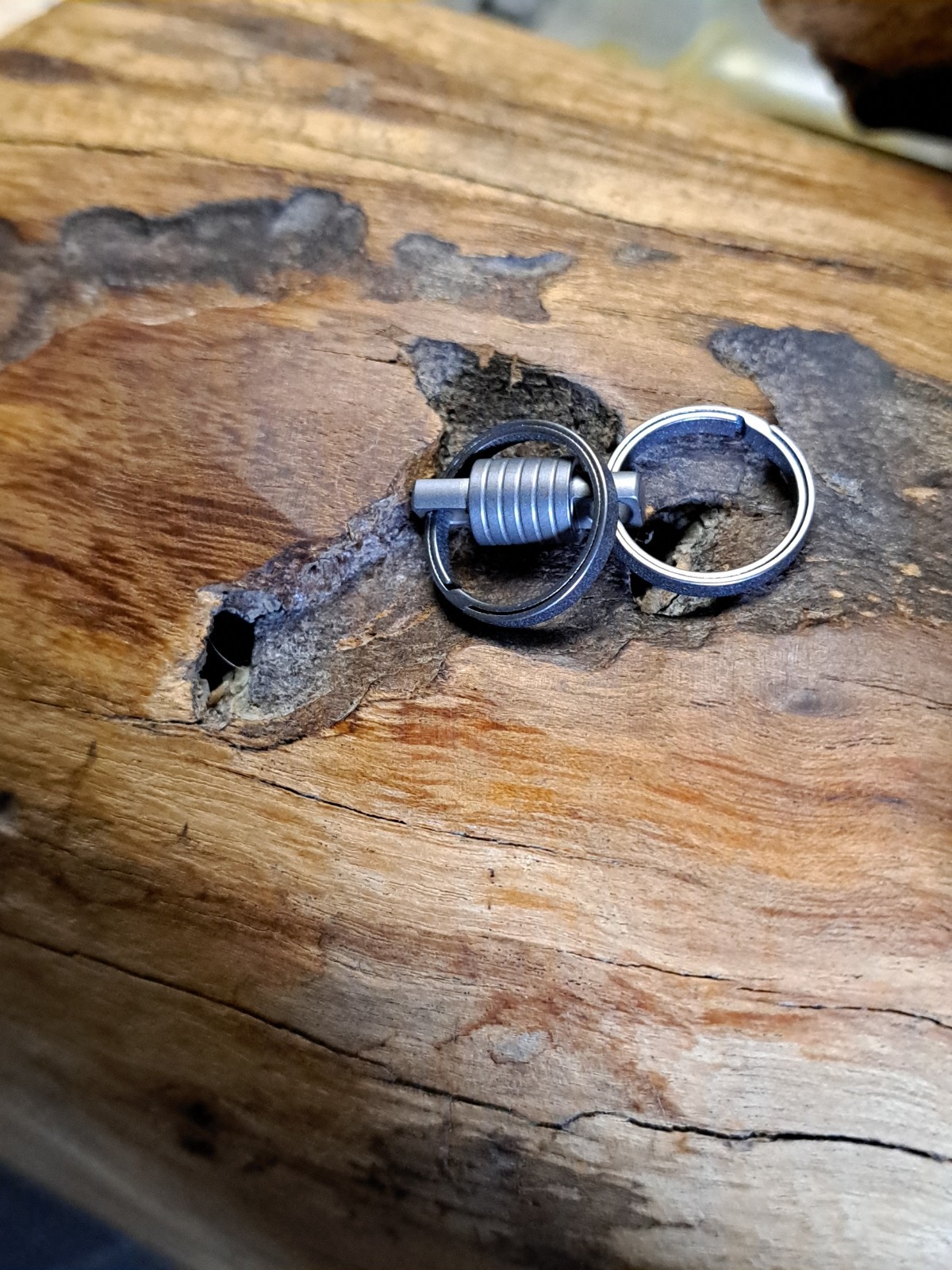 Pro Mini Series Titanium Swivel With 16mm Titanium Sidepush Keyrings