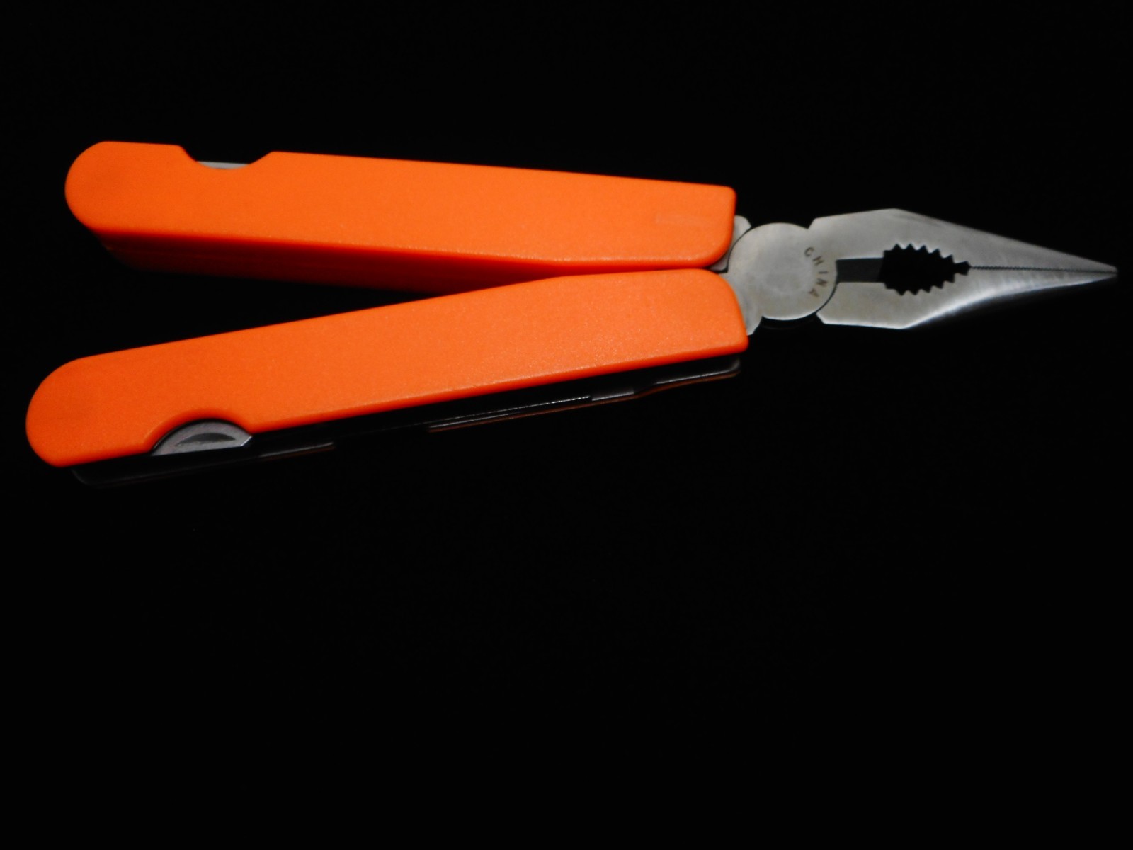 Orange Multi-Tool “COMPANION” – Folding Pliers, Blades, Screwdrivers – Outdoor S