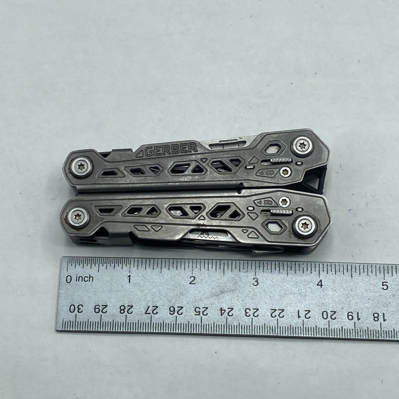 Gerber Truss Multi Tool – Gray