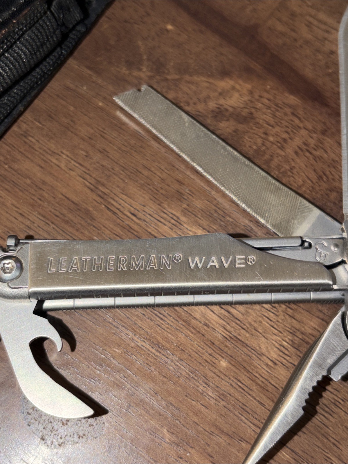 Leatherman Wave Multi-Tool Stainless Steel, with OEM Leather Sheath