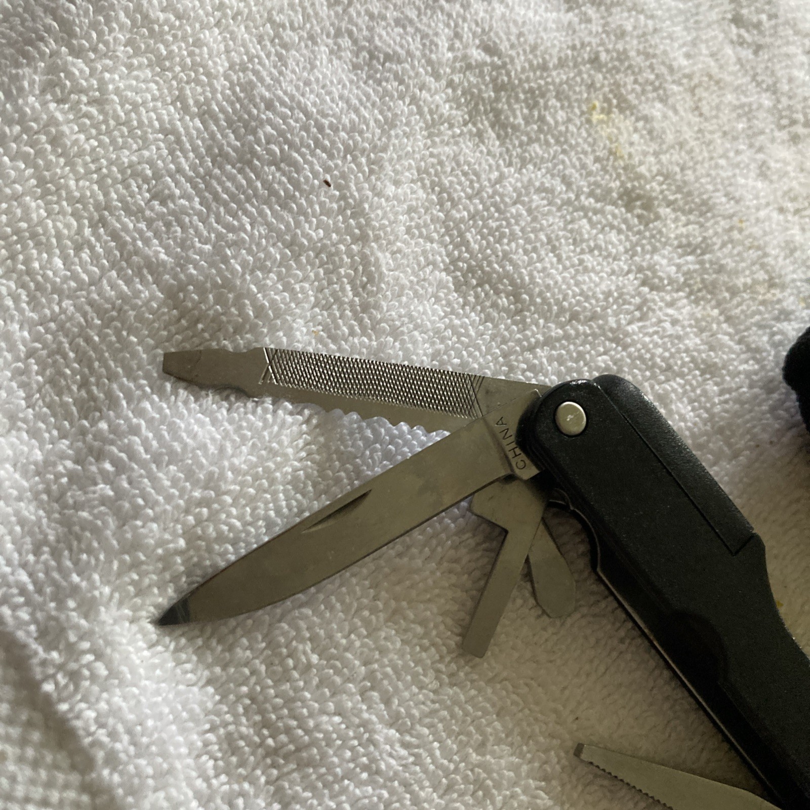Heavy Duty Black Multi Utility Folding Knife/Tool 9 Function Made in china