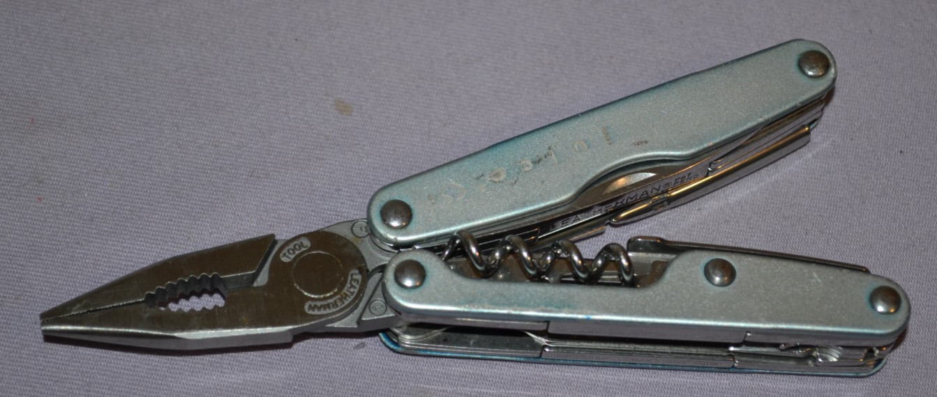 OEM Leatherman Juice CS4 Blue Multi-Tool Knife, Pliers Scissors, Other Tool-Good