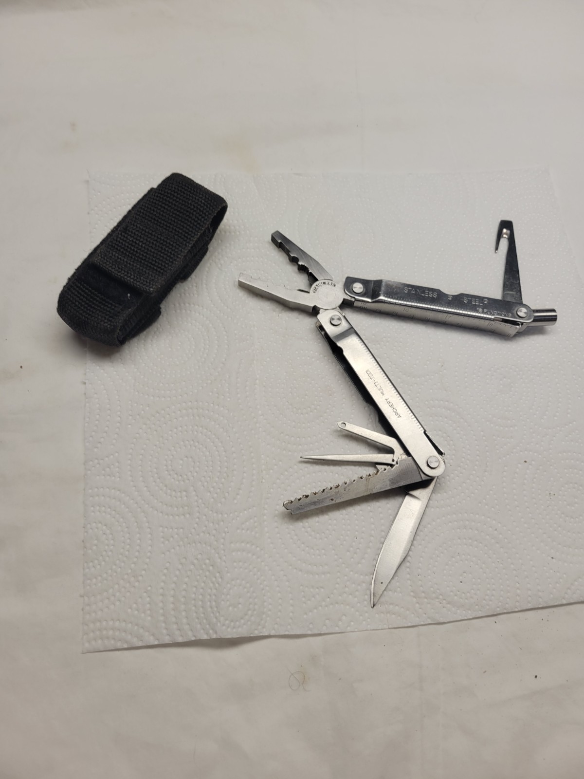VTG 15 Function GAME TRACKER Archery Multi Tool Knife Nockset Pliers Saw EXC