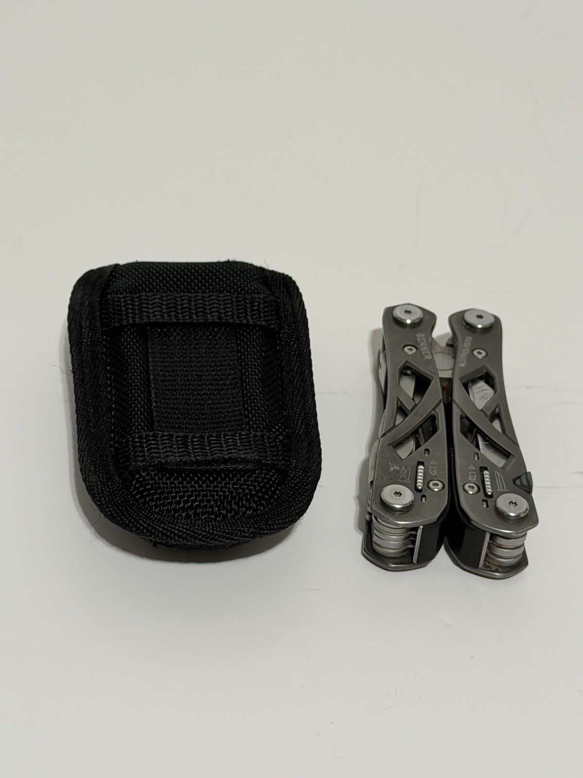 Gerber Knife Multi 9 Tool Blades On Suspension Folding Pliers With Nylon Pouch