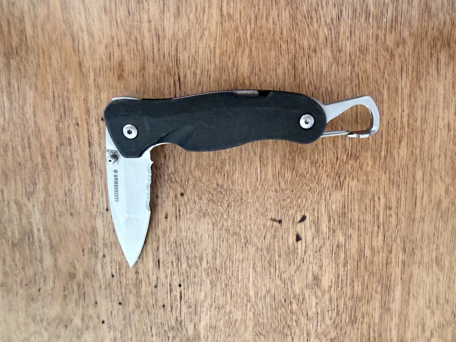 Leatherman Crater C33 Folding Pocket Knife Bottle Opener Carabiner Blade