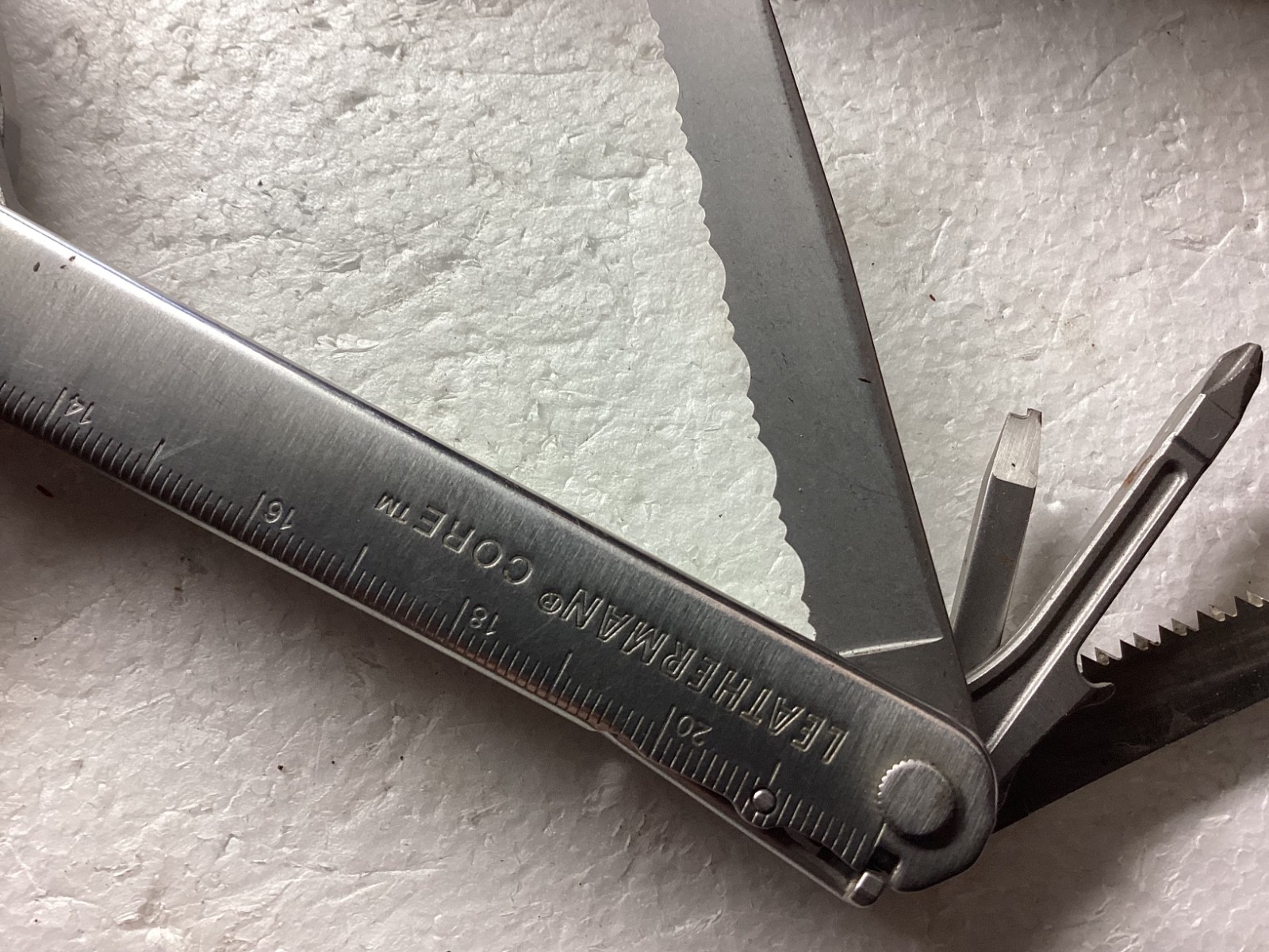 VINTAGE LEATHERMAN CORE MULTITOOL with nylon case.
