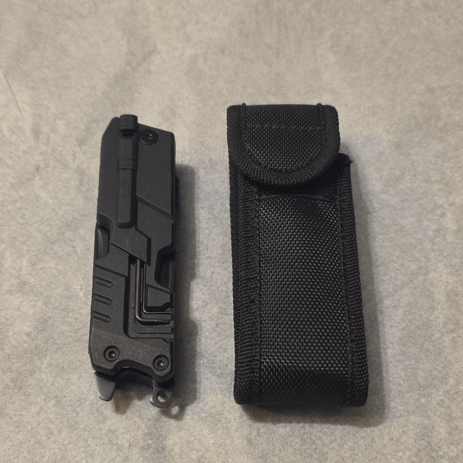 GRIATUS Multi-Tool Knife Stainless Steel Black with Sheath, Screwdriver