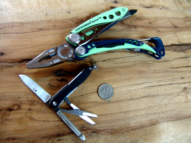 LEATHERMAN SKELETOOL CX-NAVY BLU & NEON GREEN-MULTI TOOL & RETIRED STYLE-EXCLN-2