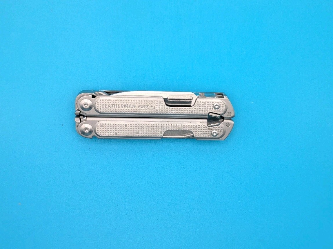Leatherman FREE P2 Stainless Multi-Tool! WITH SHEATH!