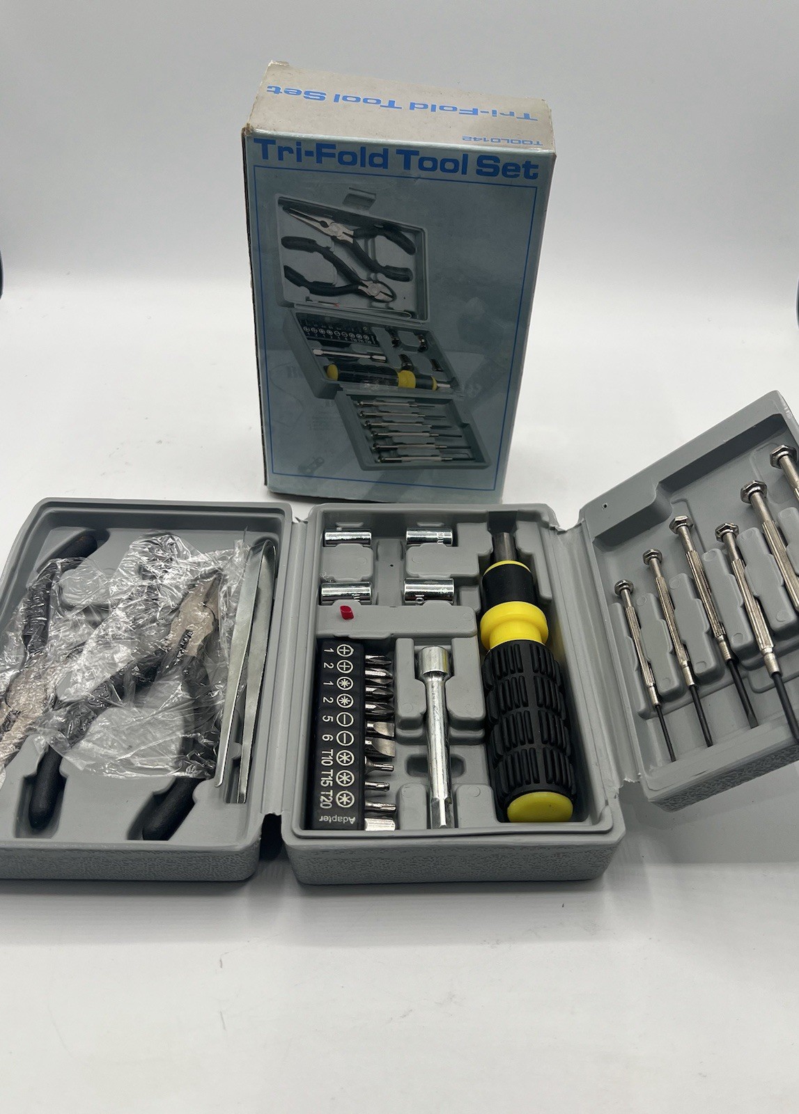 Tri-Fold Tool Set Folding Pocket Kit Screwdriver Bits Pliers Open Box #G08
