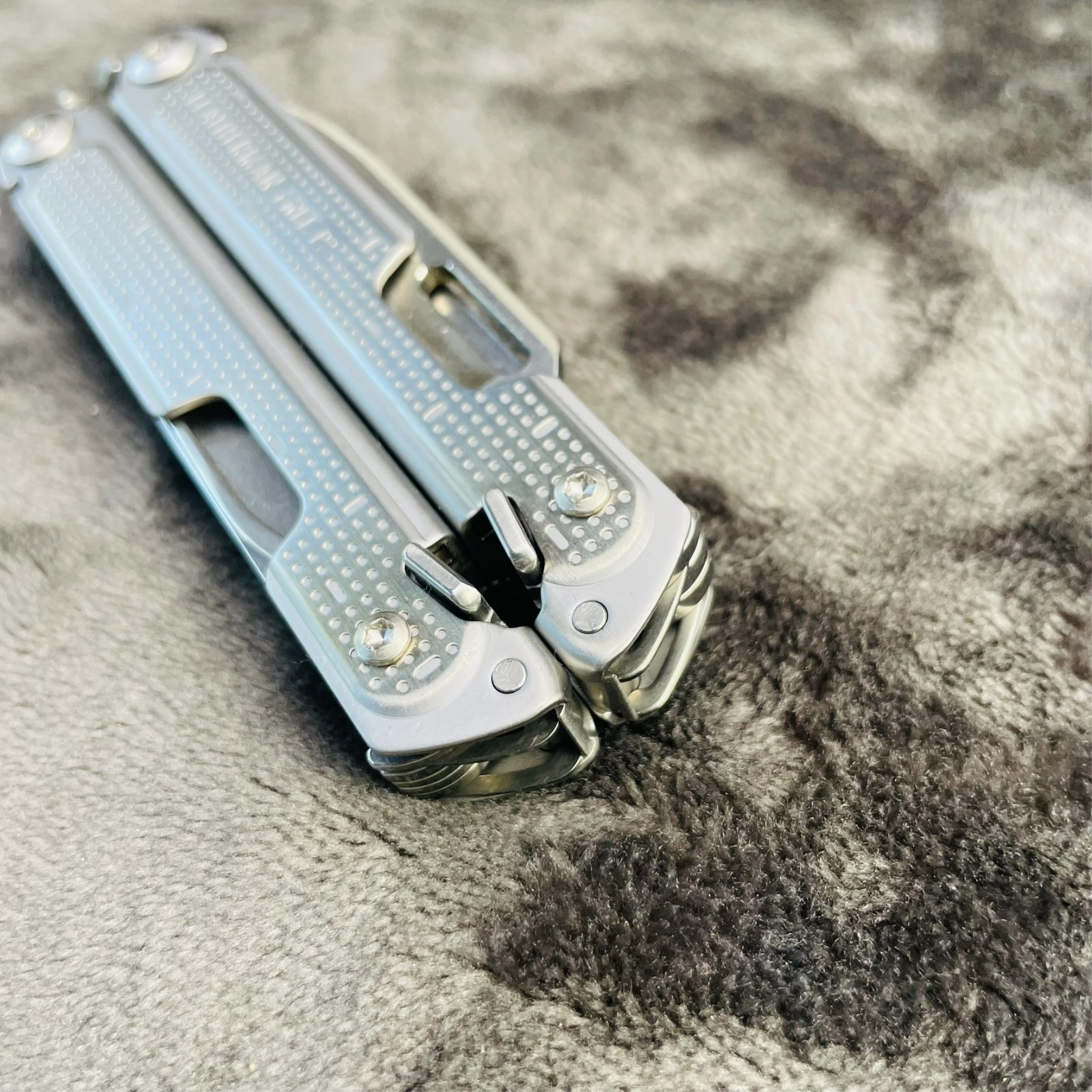Leatherman Free P2 Multitool Discontinued New Open Box