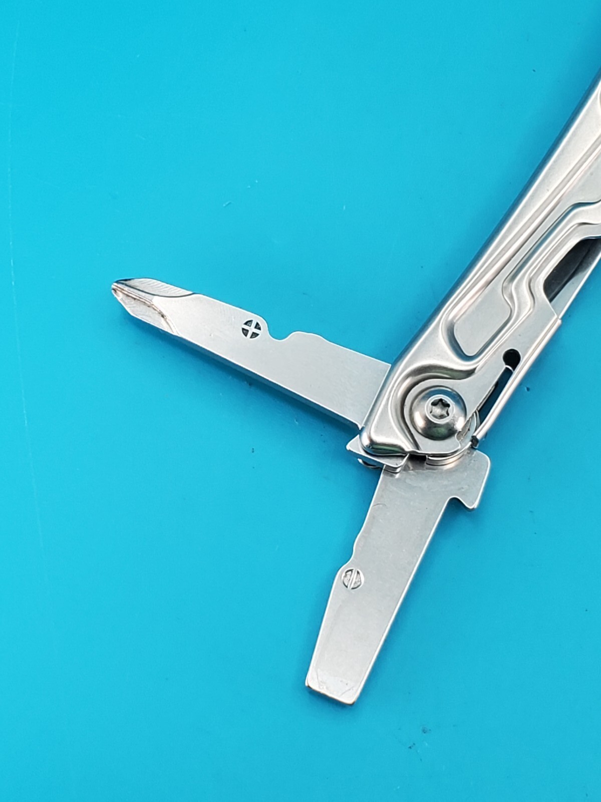 Leatherman Rev 3.8″ Multi-Tool, Stainless!
