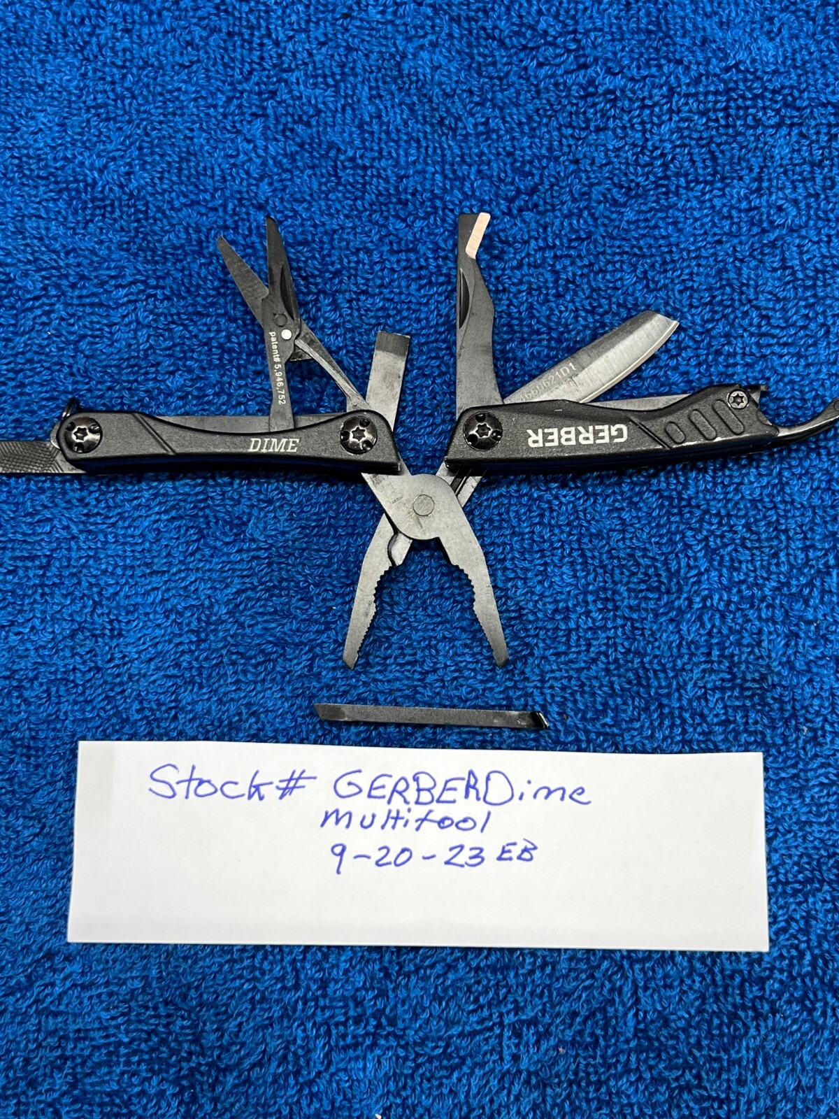 GERBER MICRO MULTI TOOL DIME BLACK COMPACT & LIGHTWEIGHT GENTLY USED 30-G0469