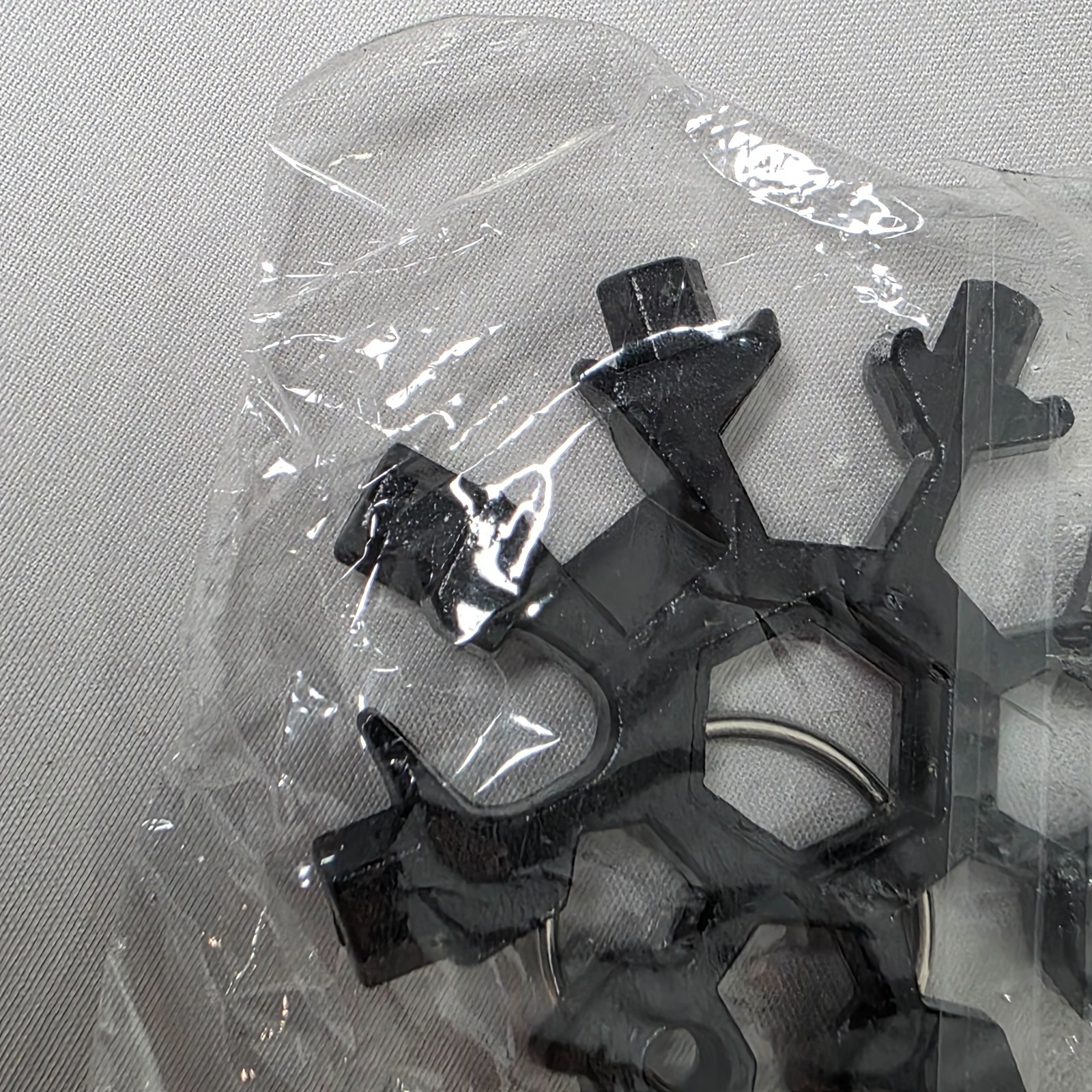 18-in-1 Stainless Multi-tool Snowflake Key Chain Screwdriver Bottle Opener