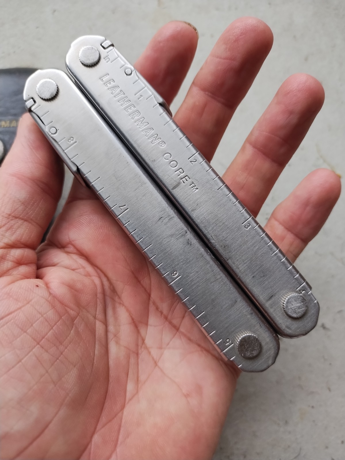 LEATHERMAN CORE STAINLESS W/BLACK LEATHER SHEATH MULTI-TOOL USA, VERY GOOD!