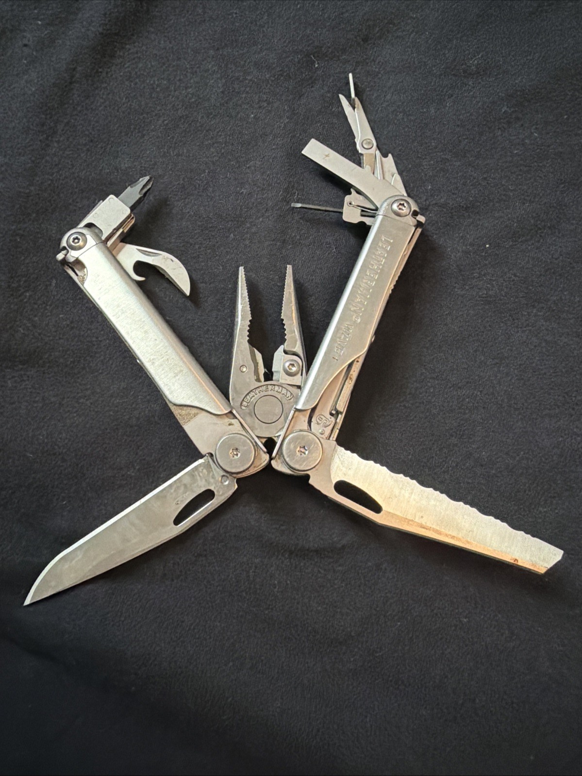 Leatherman Wave plus Multi-Tool Stainless Steel with sheath
