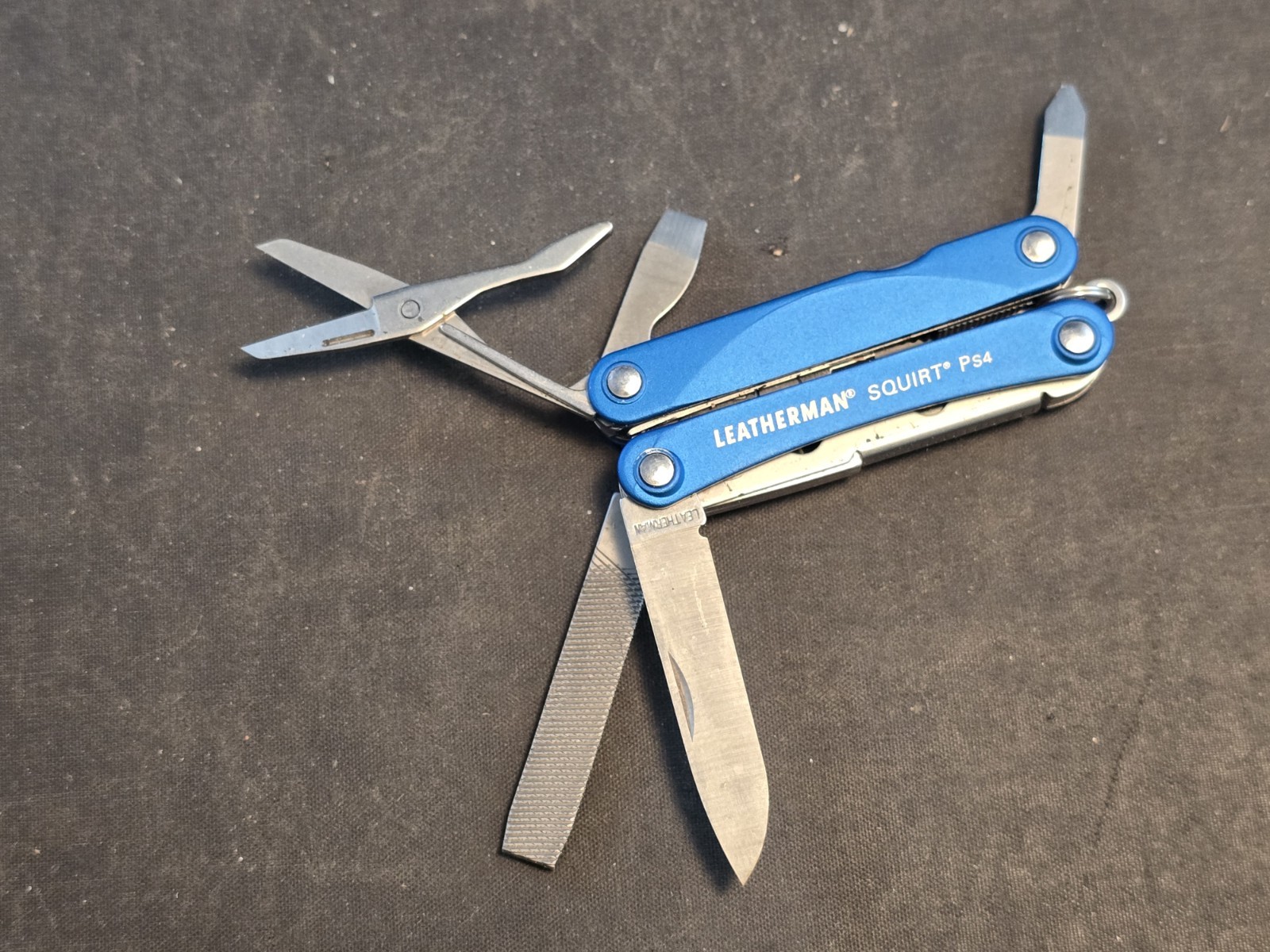 Discontinued Leatherman Squirt PS4 Blue Multitool
