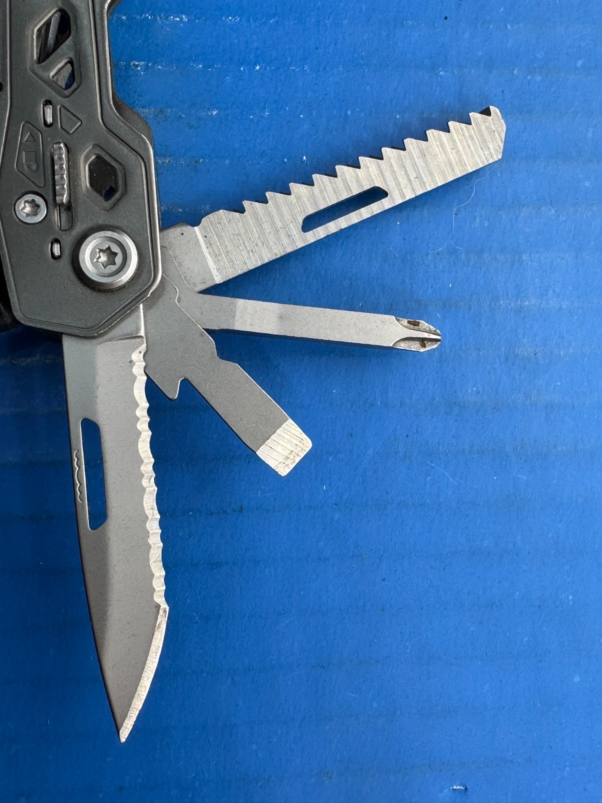 Gerber Truss Multi-Tool 17 Tools Sheath Screwdriver Saw Glass Breaker Pliers