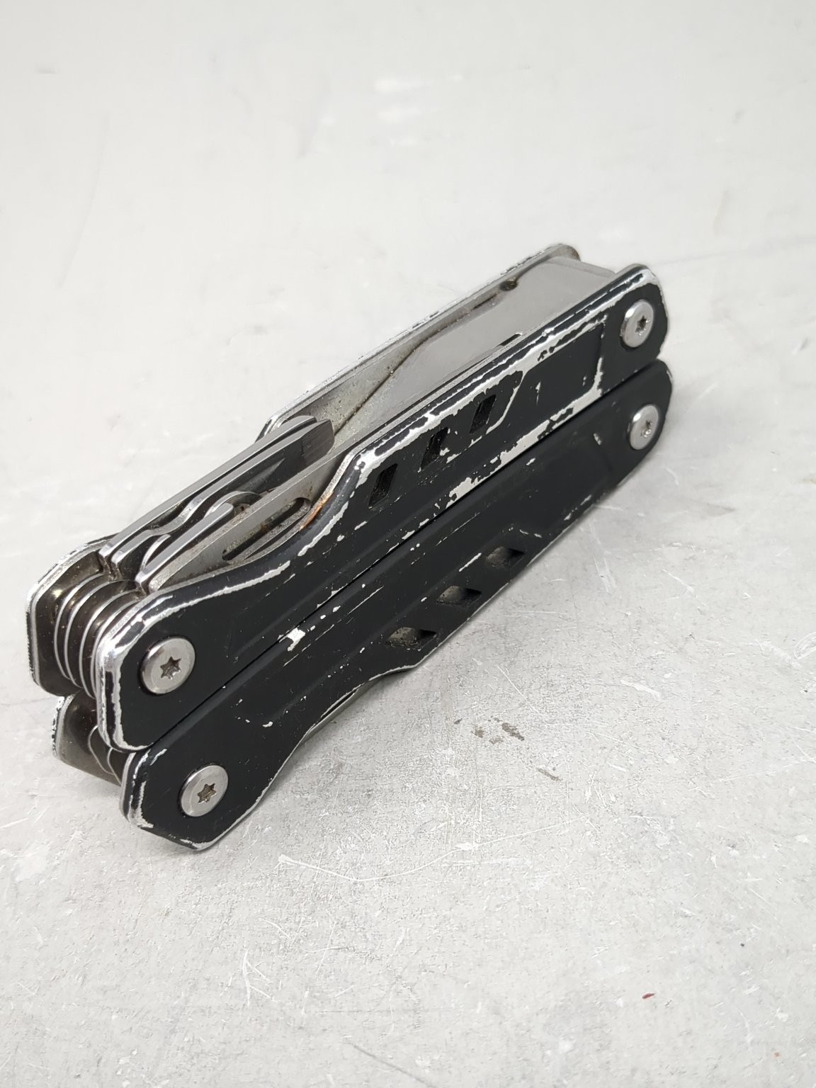 Black Weathered Multi-Tool Camping Knives & Tools with Pliers 10 Tools