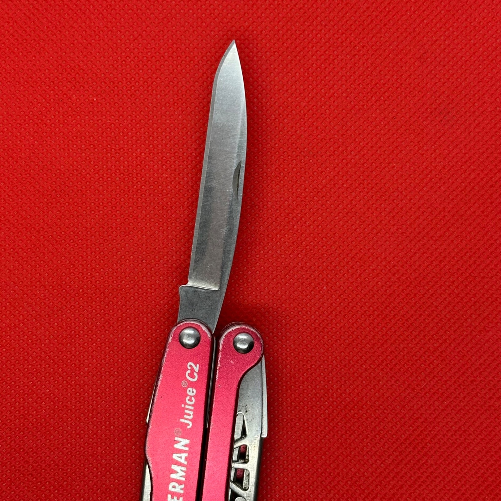 Retired Gen 1 Red “Carolina Hurricanes” Leatherman Juice C2 Multitool. **READ**