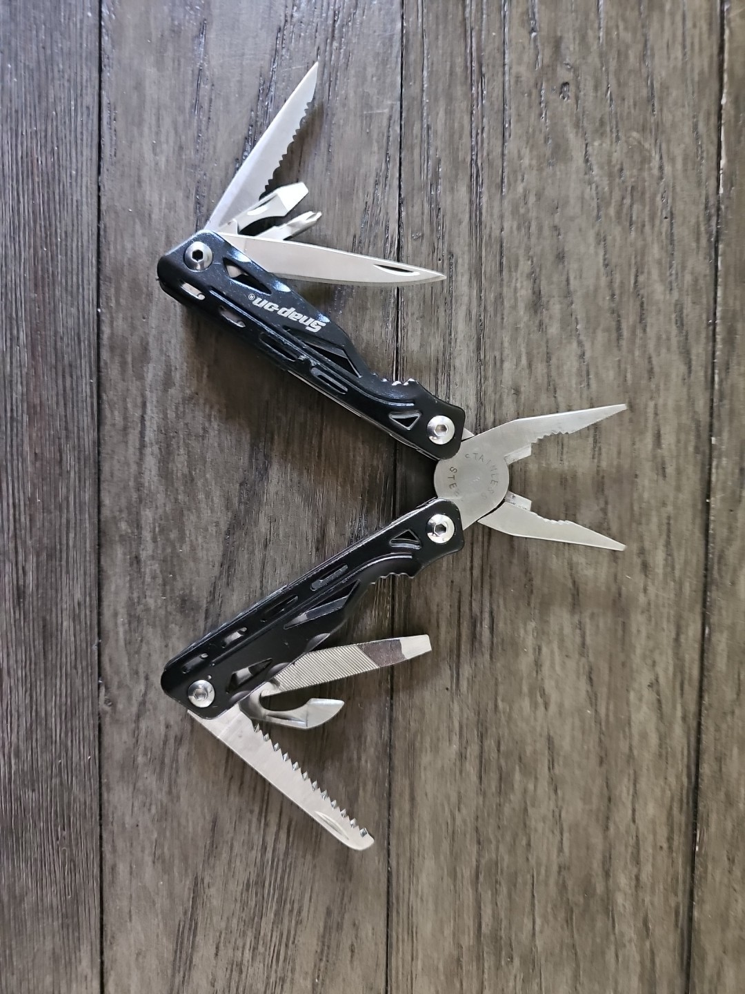 SNAP ON Multi Tool Knife Pliers Saw Screw Driver Bottle Opener File Black