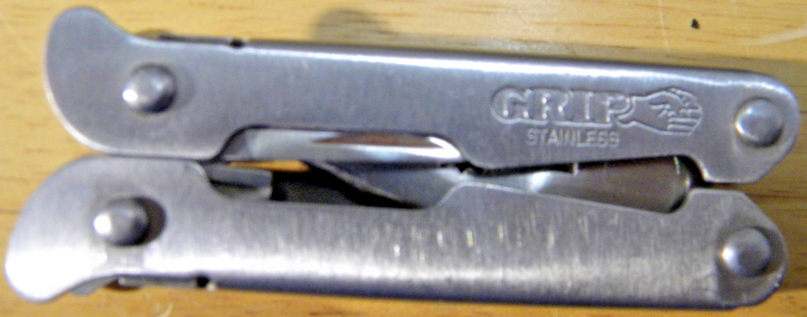 GRIP Multi-Tool Pliers, Knife, Bottle Opener, Screwdriver w/Leatherman Sheath
