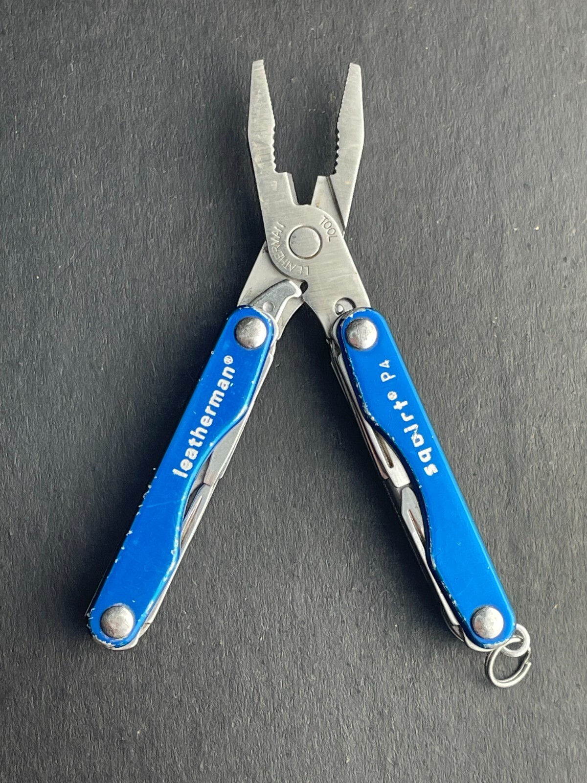 Leatherman SQUIRT P4 Multi-Tool with 7 tools – Various Colors