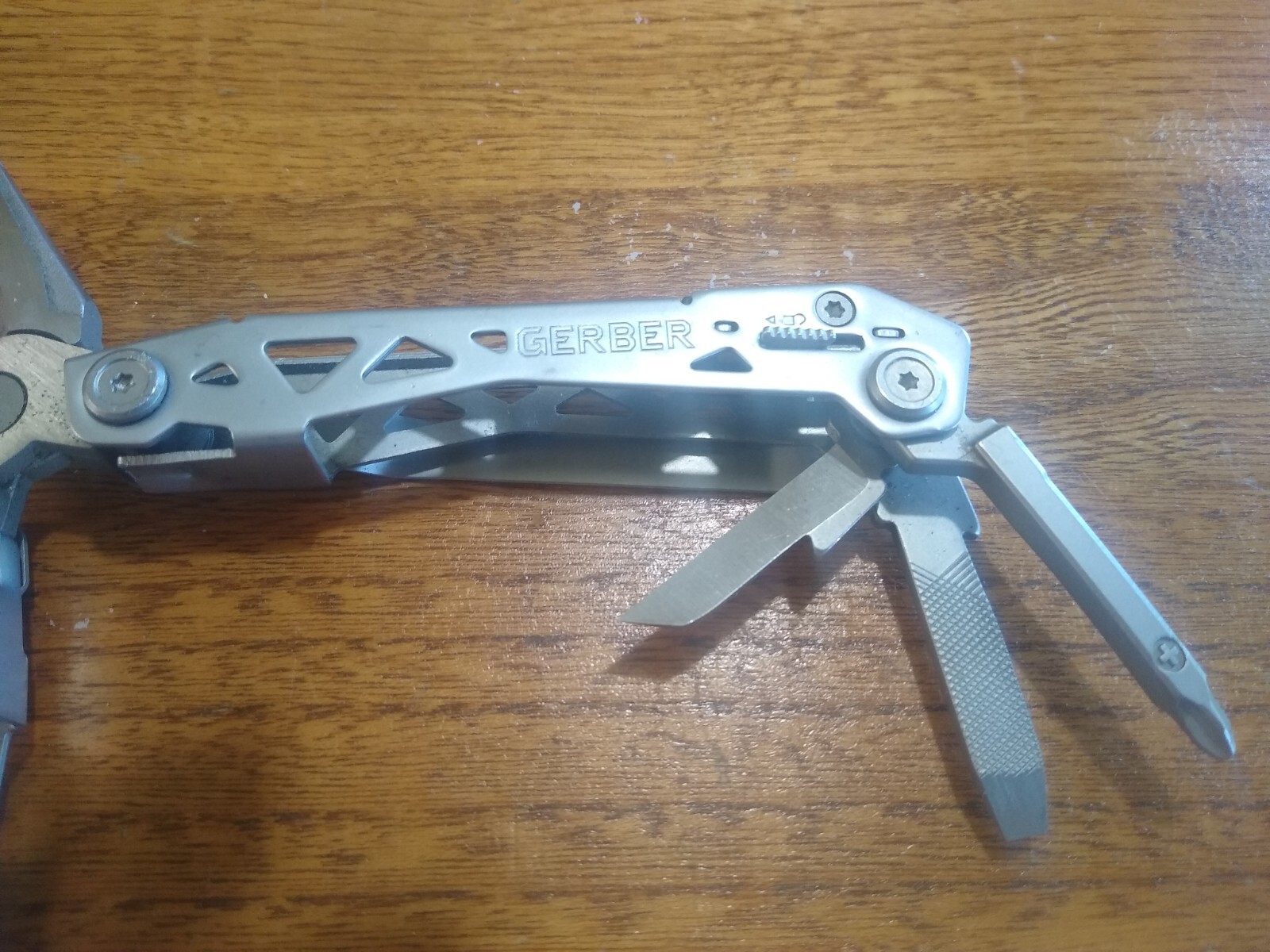 Gerber Suspension NXT Multi Tool Stainless Steel 15 in 1 Tools Pliers Scissors