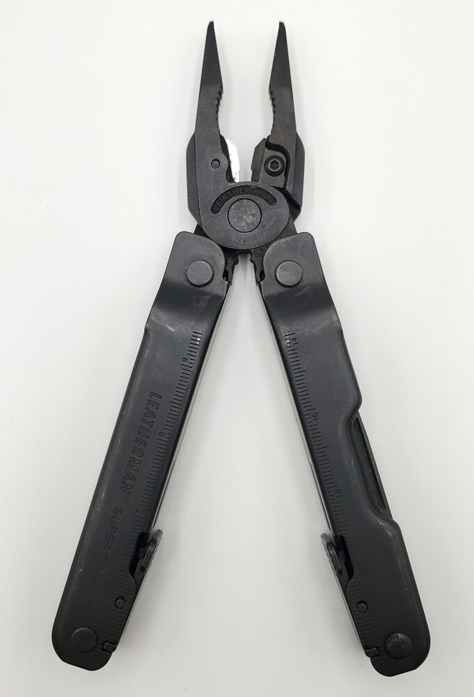Leatherman Super Tool 300 Multi-Tools – Black