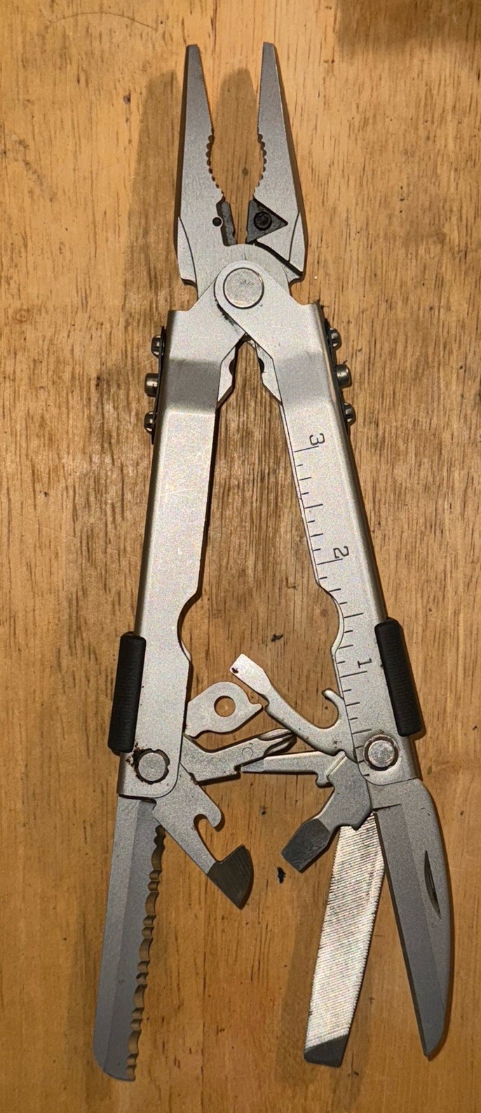 Gerber SILVER Multi-Plier 600 Pristine Condition w/ Carbide Cutter & Free Ship