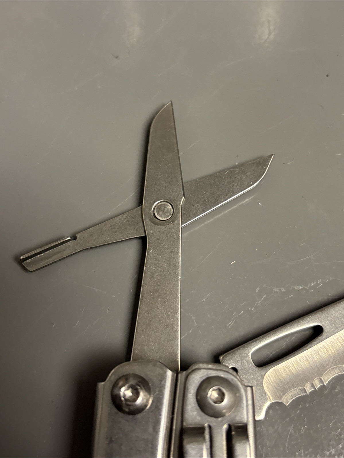 LEATHERMAN MULTI TOOL – WINGMAN