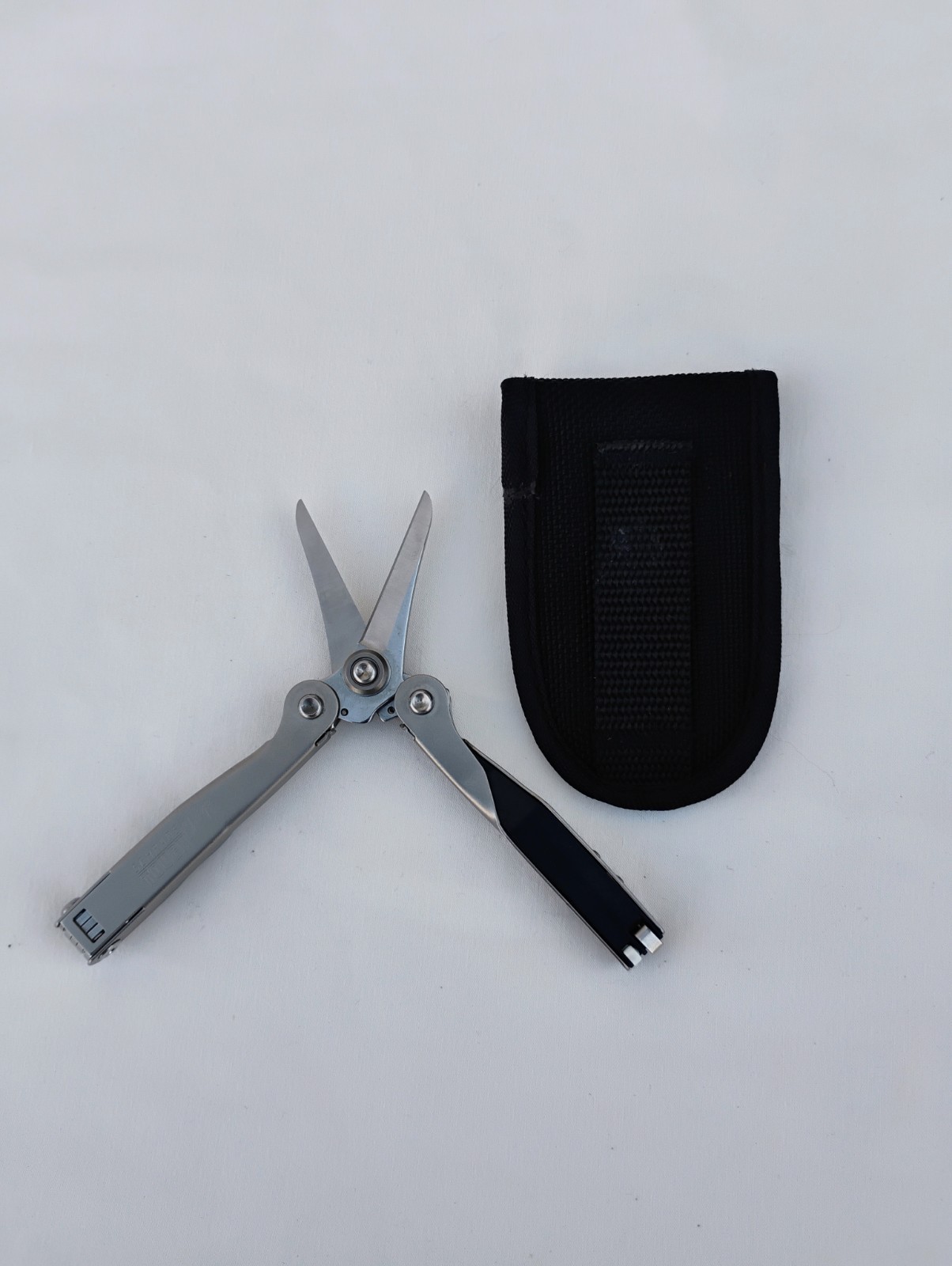 Schrade USA ST2 Multi Tool Tough Chip Compact Mini Tool Scissors