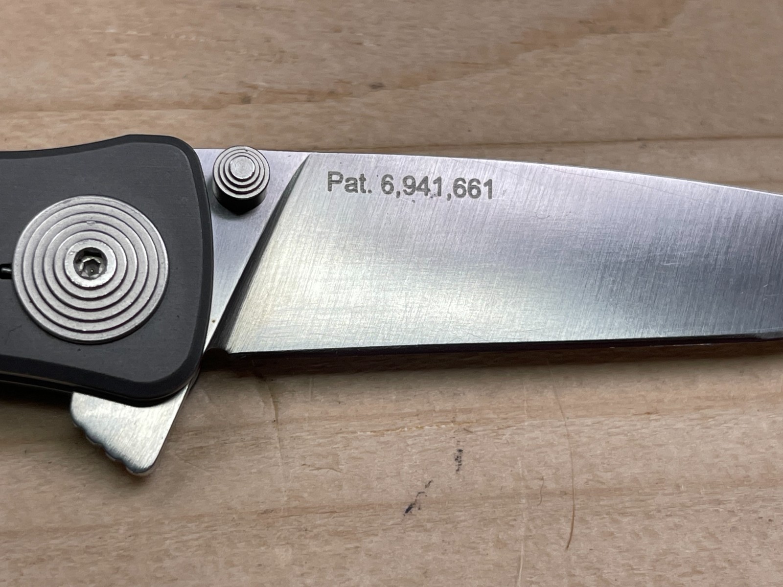 SOG Twitch II A/O Flipper 2.65″ Plain Blade Folding Pocket Knife Aluminum Handle