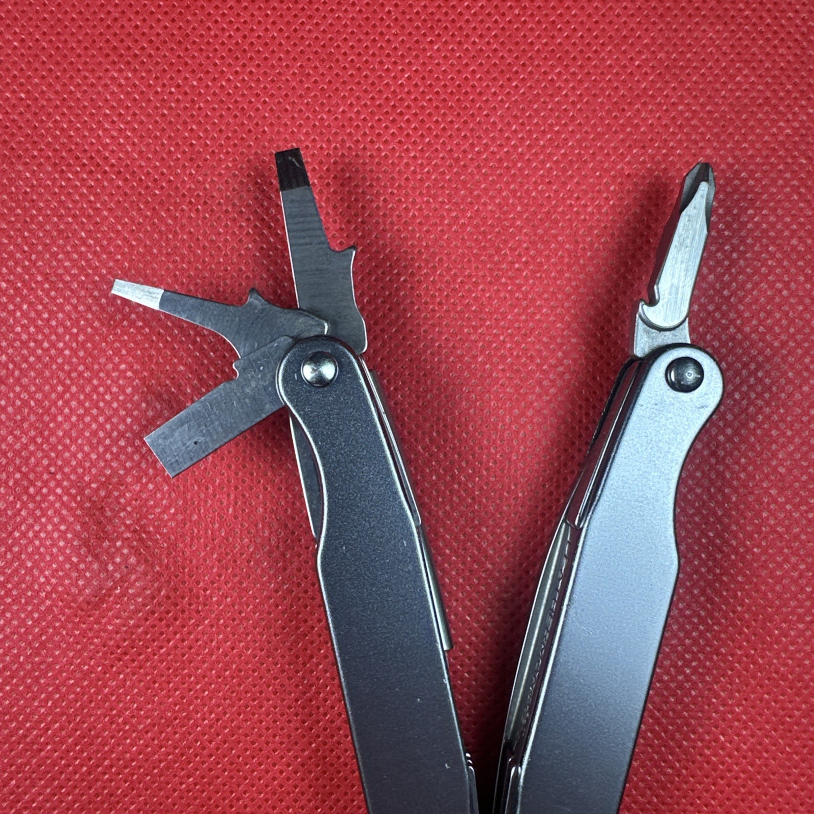 Retired Grey Gen 1 Leatherman Juice S2 Multitool, Great EDC!