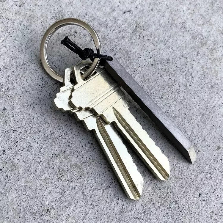The Mighty Bar – Heavy Duty Keychain Prybar EDC Pry Bar for Every Day Carry Smal