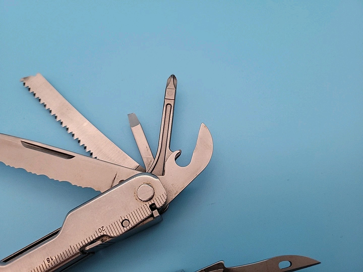 Leatherman Super Tool 300 Multi-Tool – Dated 1011 – Pliers, Knife, Saw, File