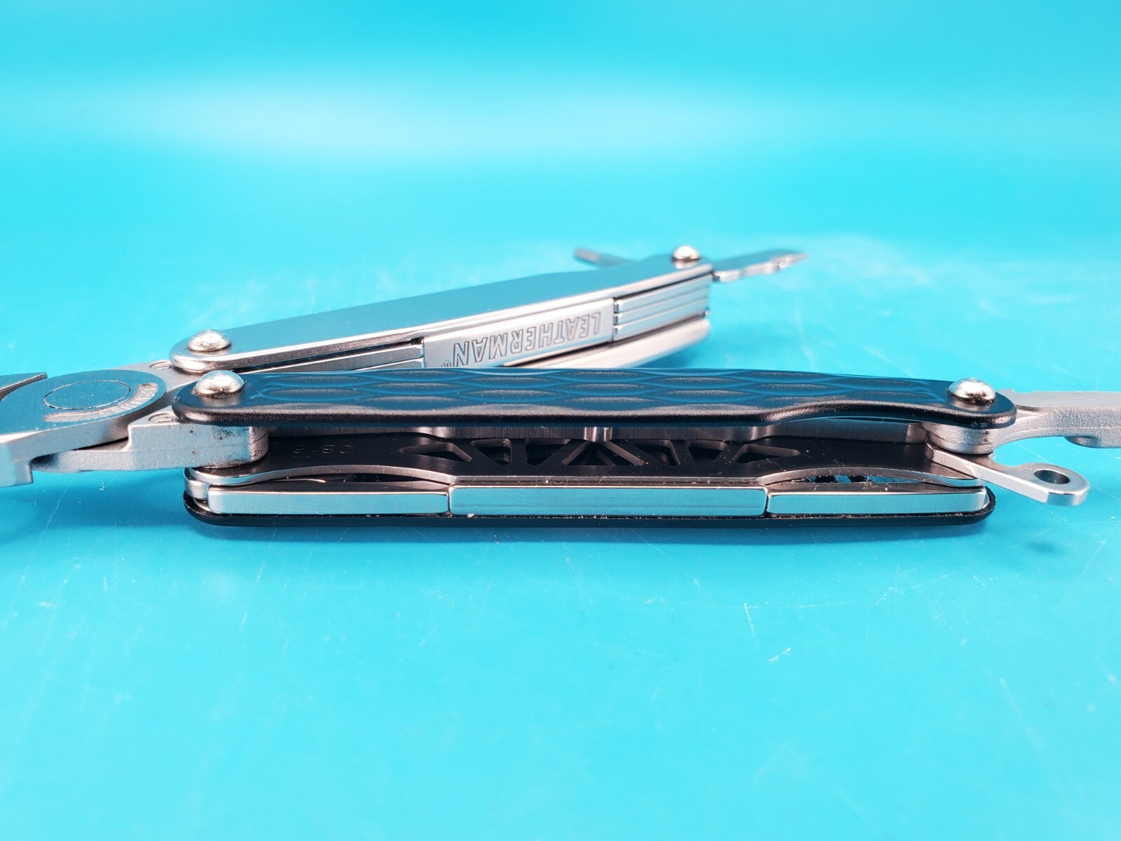 Leatherman JUICE SX Multi-Tool! With Sheath! RARE! HARD TO FIND!