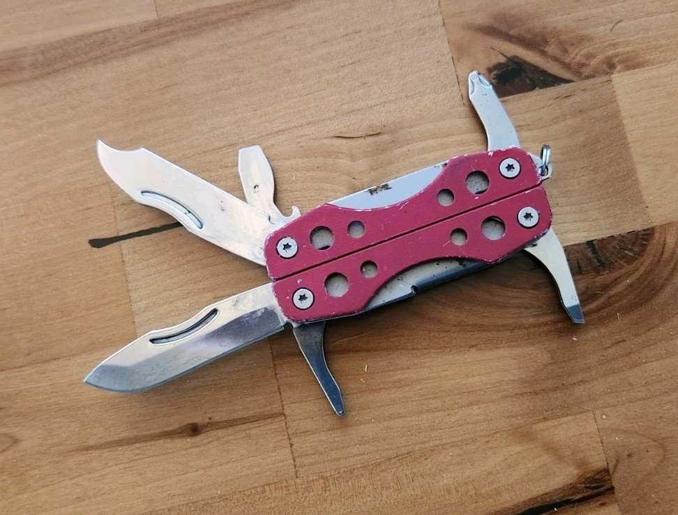 Gerber Clutch Mini Multi Tool Pliers Pocket Knife Red – Great Condition – Y21