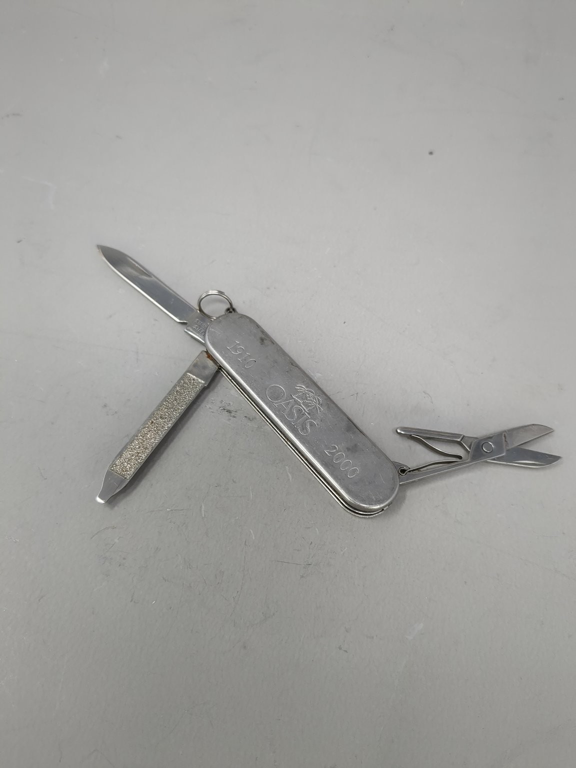 Oasis 1910-2000 Multi-Tool Pocket Knife Nail File Scissors USA