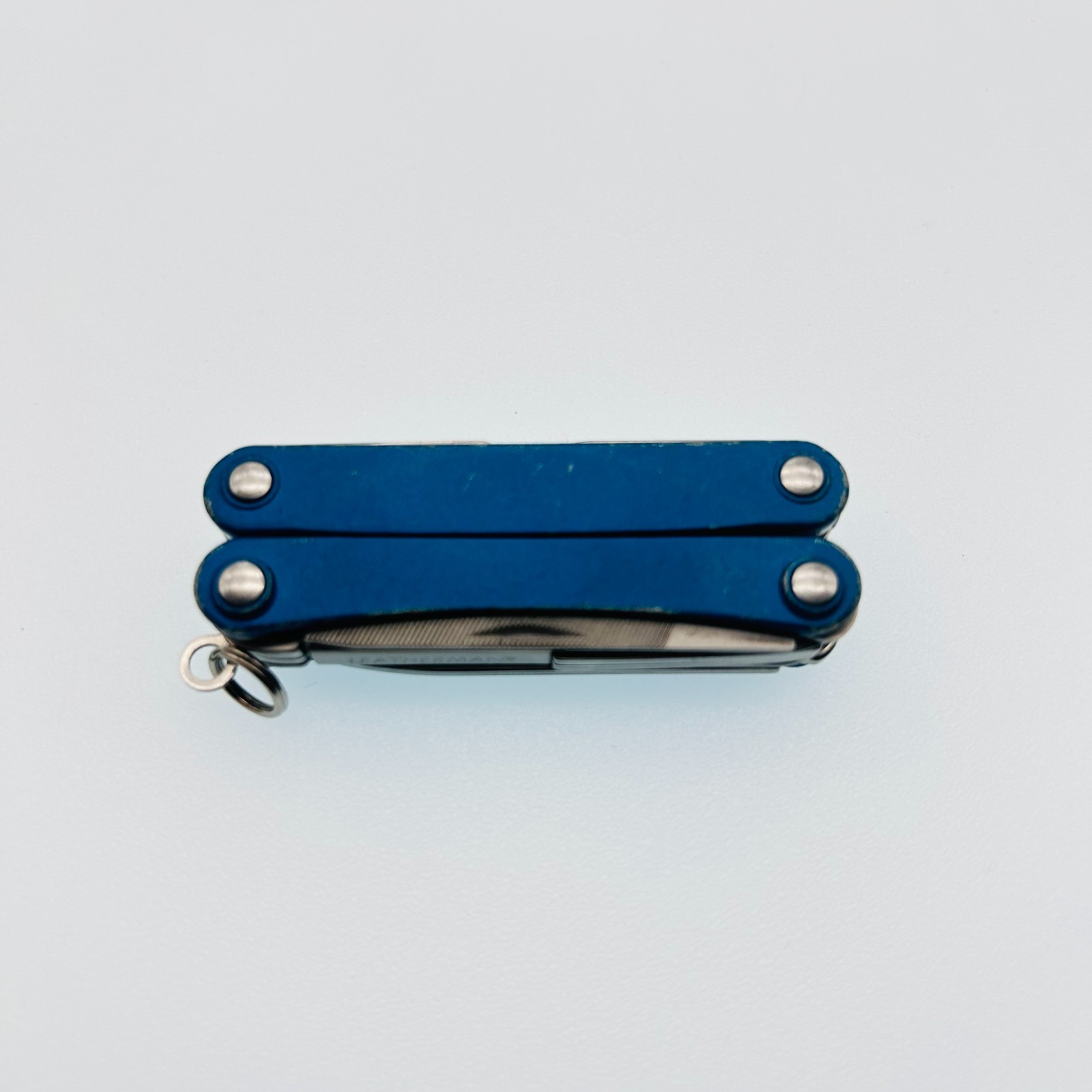 Leatherman Squirt PS4 BLUE – 8-in-1 Keychain Multi-Tool Discontinued (CODE7)
