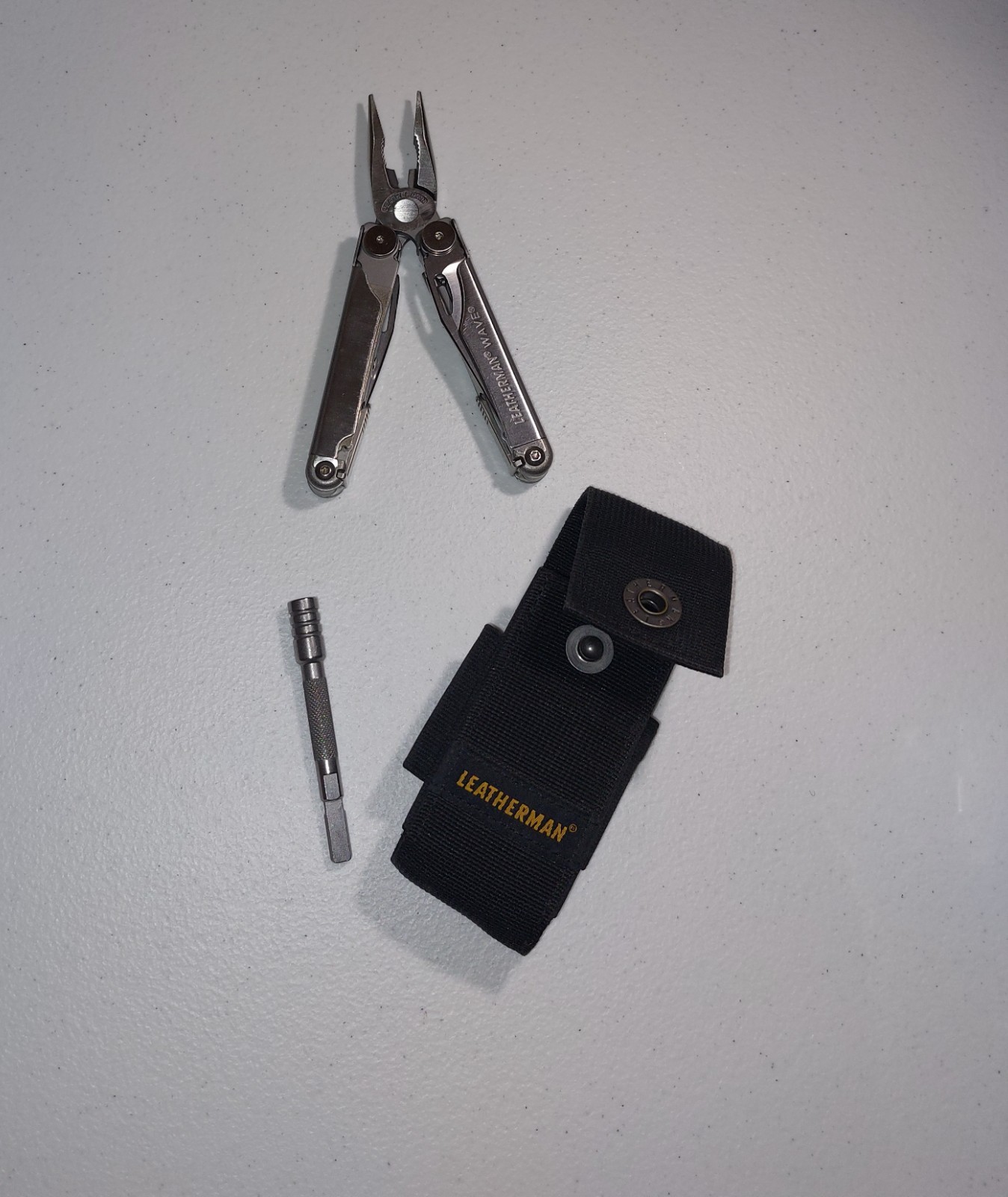 Leatherman 832563 Wave Plus 18 Multitool Black Nylon Sheath and adapter