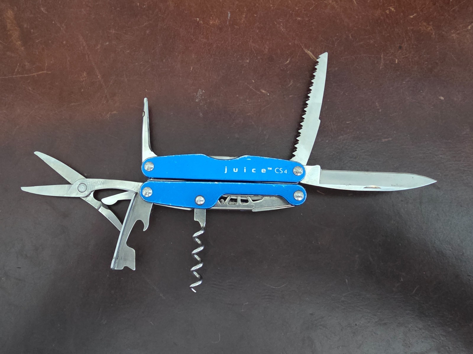 Leatherman Juice CS4 Blue Retired good Condition! 068T