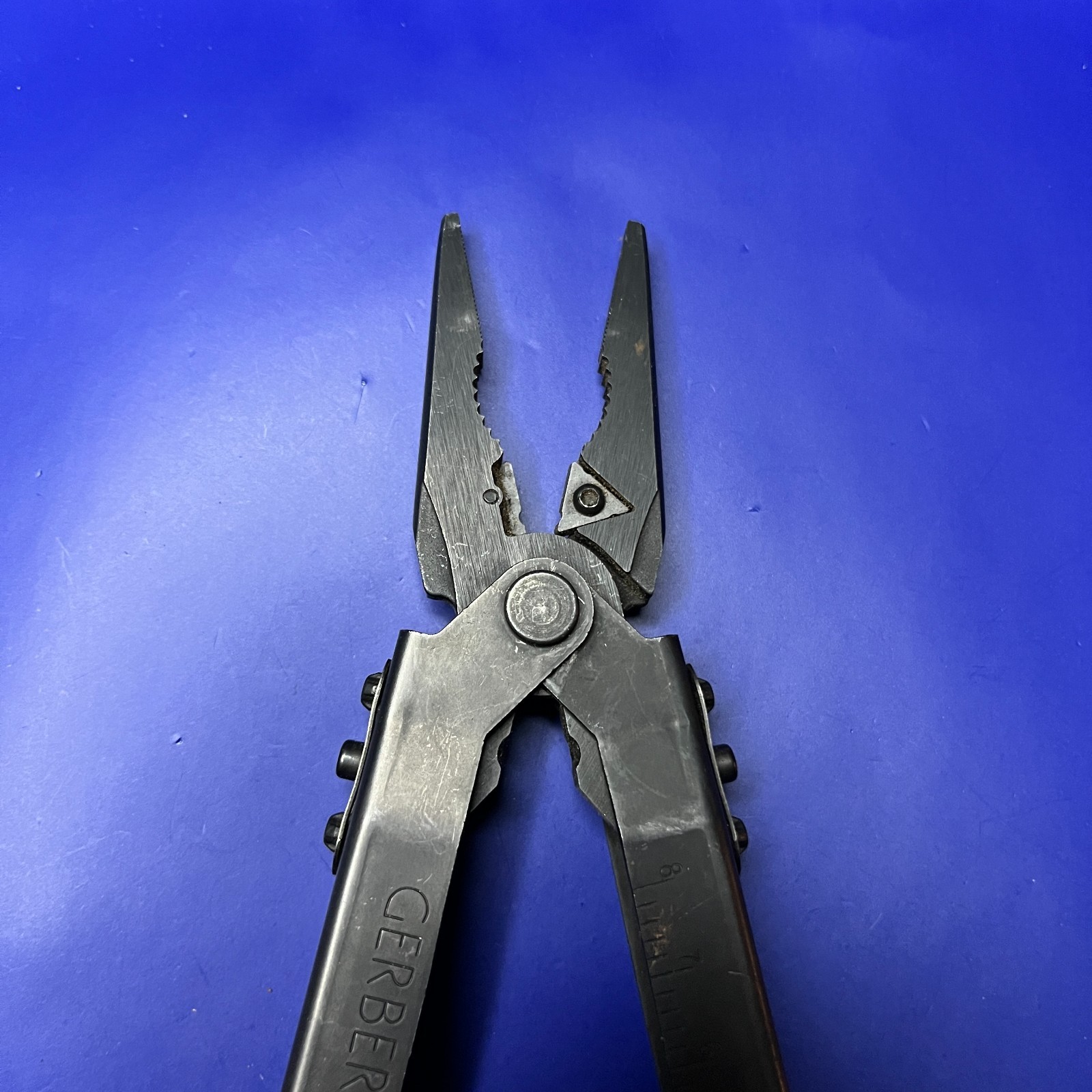 Gerber MP600 Black Oxide Multi-Tool Needle Nose Pliers Carbide Cutters