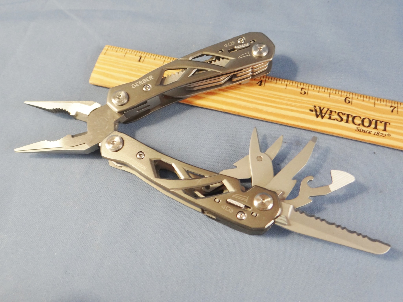 Gerber Suspension Multi Tool Pliers Knife Saw Scissors Screwdriver Camping MINT