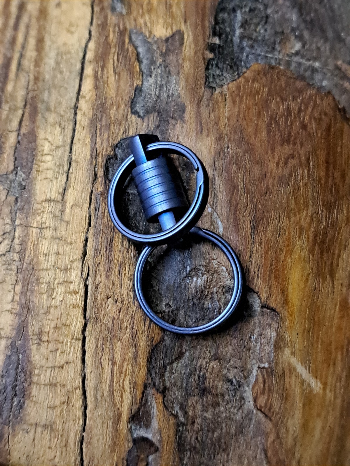Pro Mini Series Anodized Titanium Swivel With 16mm Titanium Keyrings