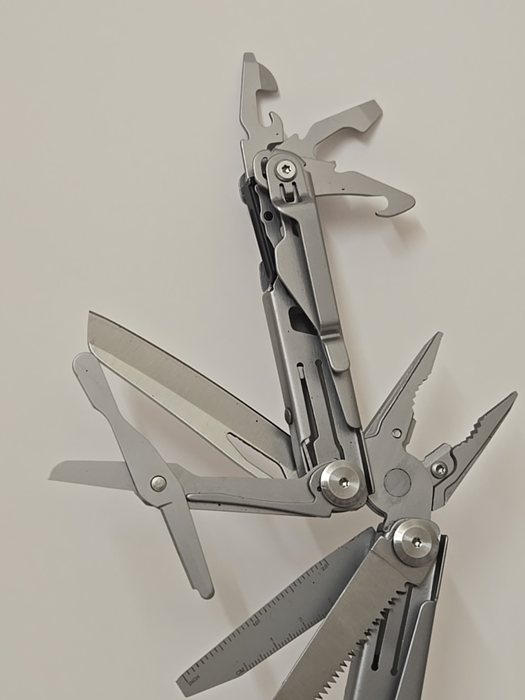 NexTool Flagship Captain Multi Tool Locking Mechanism Stainless Handles