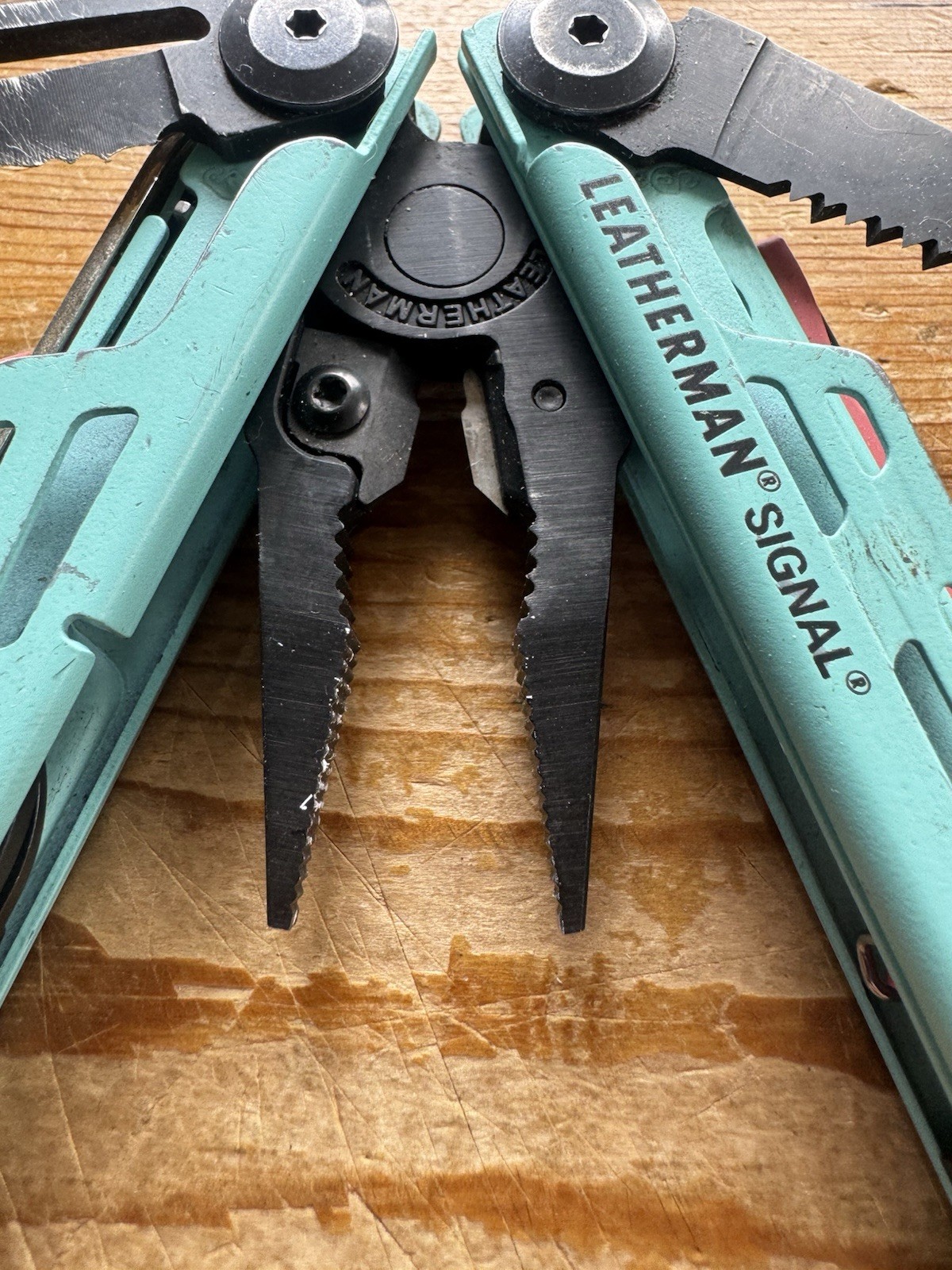 LEATHERMAN SIGNAL Coyote Aqua/Black USA Combo Blade 19 Tools – Used Ferro Rod